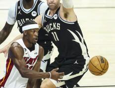 九游娱乐-包含Ming连续十五场比赛得分超过突破纪录，雄鹿挑战极限！的词条