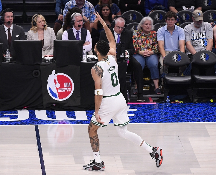 九游体育-塔图姆在独行侠比赛中回归赛场，赛况扑朔迷离引发热议！的简单介绍